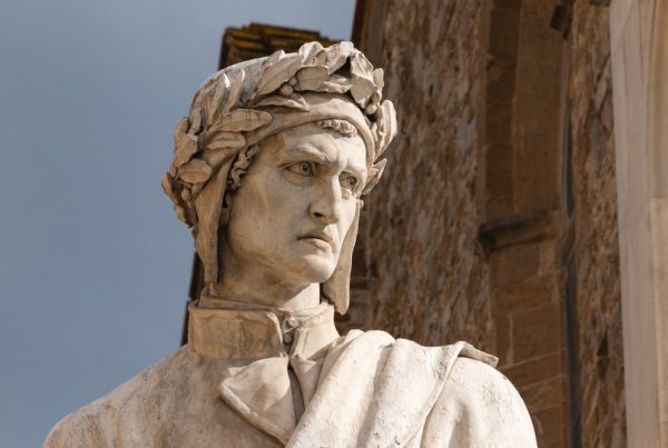 statua di Dante Alighieri