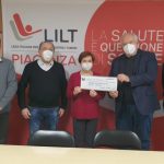 La consegna della donazione di 50&Più Piacenza alla Lilt