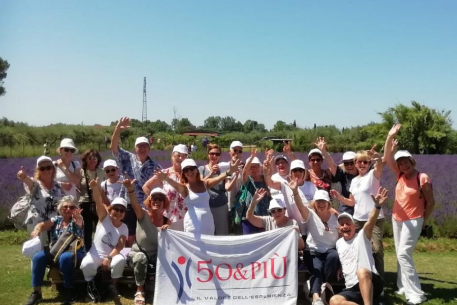Lucca. Bellissimo e profumatissimo il lago di Massaciuccoli