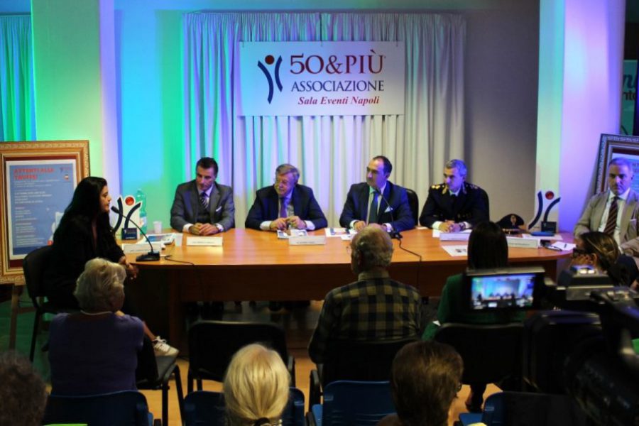 50&Più Napoli il 5 ottobre ha organizzato l'incontro "Attenti alle truffe" presso la Sala Cozzolino della sede partenopea.