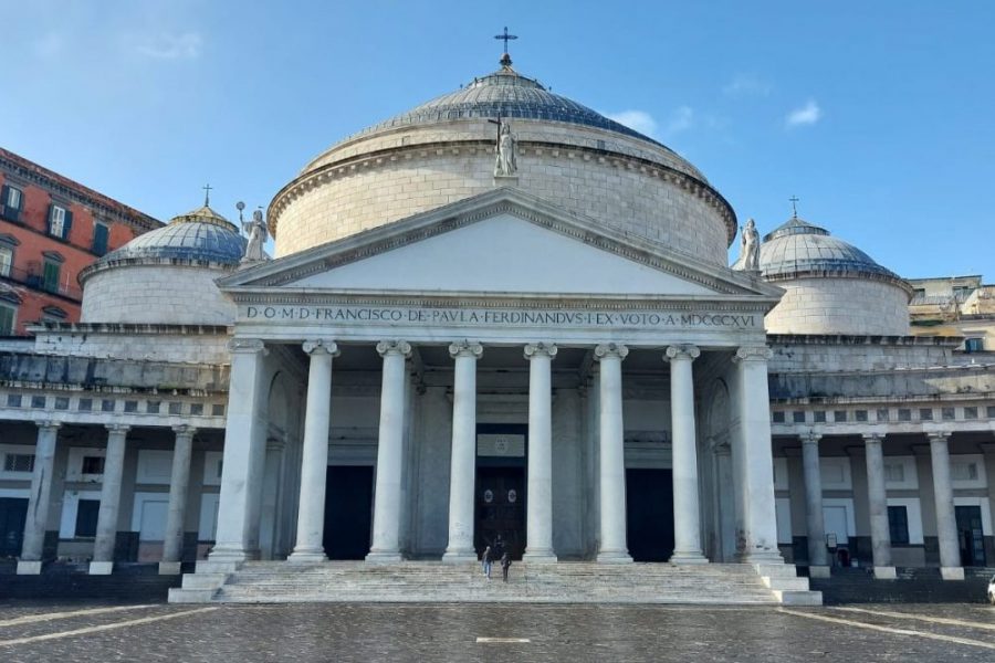 Il 4 novembre 50&Più Napoli ha dedicato una messa in ricordo dei soci defunti alla Basilica San Francesco da Paola.