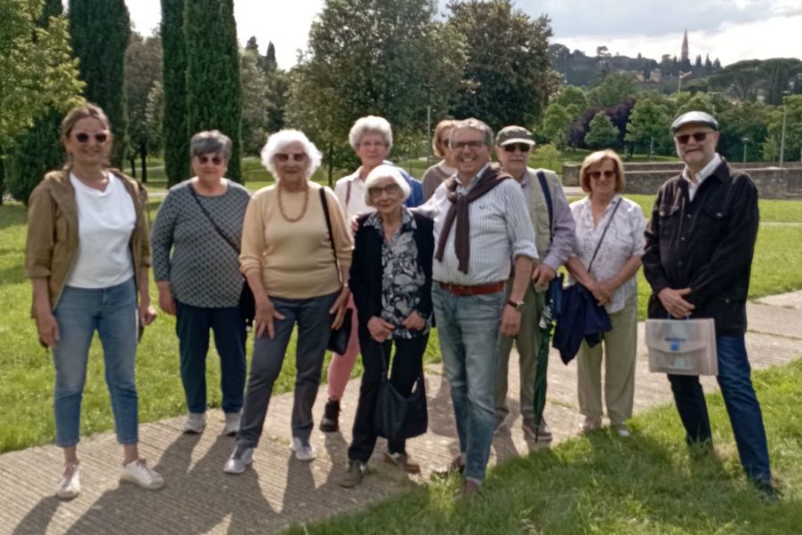 50&Più Arezzo alla passeggiata della consapev olezza con le psicologhe confcommercio