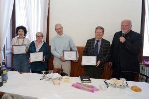 50&Più Biella pranzo di Natale attestati ai vecchi consiglieri