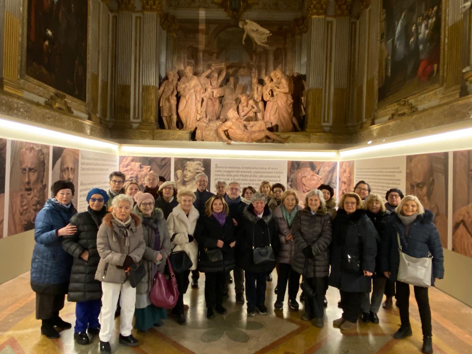 Il gruppo di 50&Più Bologna in visita al santuario che custodice un complesso scultoreo di grande valore
