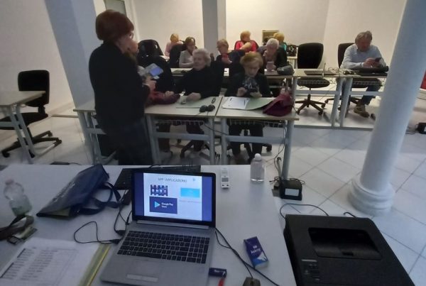 I corsi sullo smartphone organizzati da 50&Più Vercelli