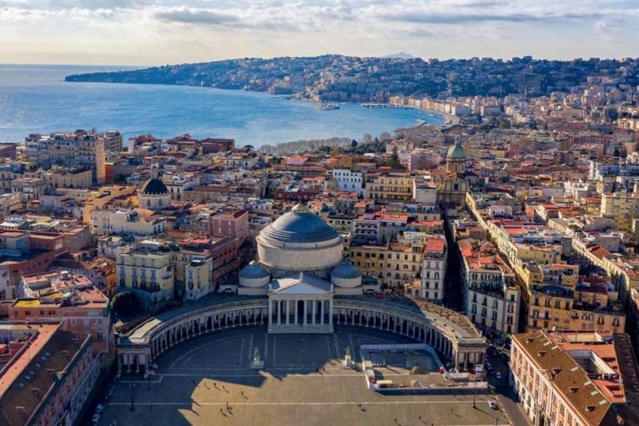 50&Più Napoli incontro 27 febbraio il valore dell'esperienza con Pino Strabioli