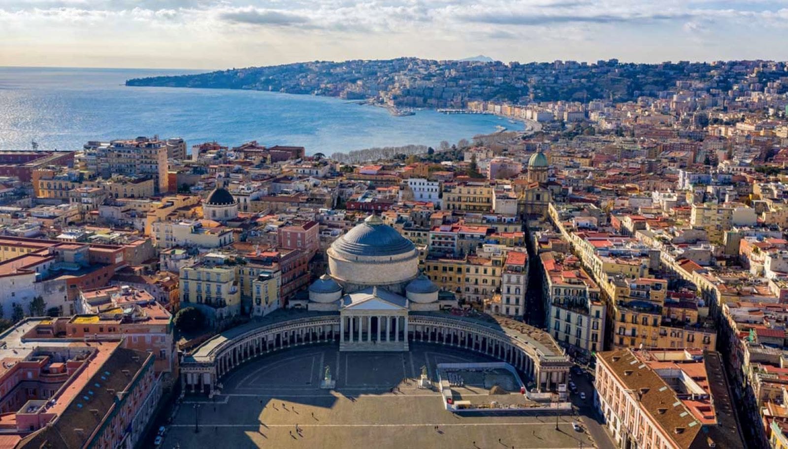 50&Più Napoli incontro 27 febbraio il valore dell'esperienza con Pino Strabioli