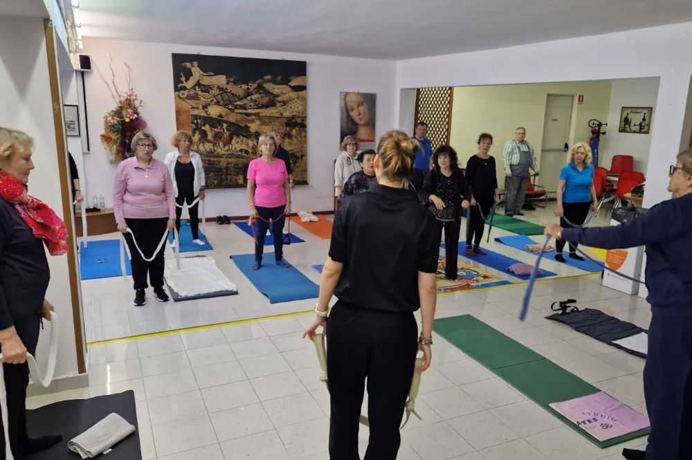 50&Più Pesaro urbino al corso di ginnastica dolce