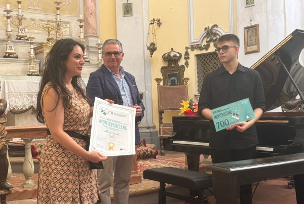 Esibizione al Cantiere di Montepulciano del vincitore dell'Audizione di 50&Più Arezzo