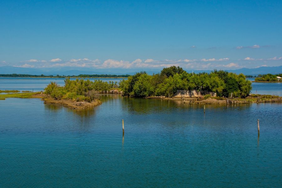50&Più udine propone una gita in barcone nella laguna di Marano