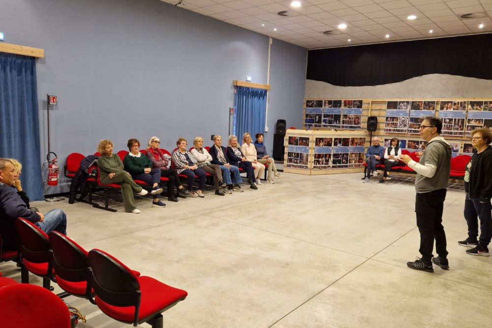 50&Più Pesaro urbino al corso di Teatro